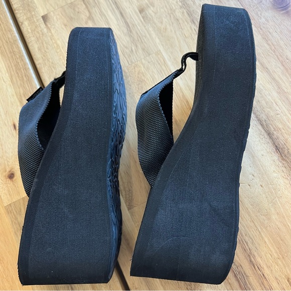 Scott Hawaii Black Platform Flip Flops Sandals Wedge Size 7 - Picture 3 of 4